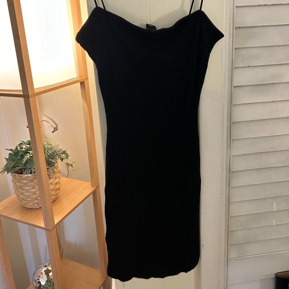 Form Fitting Black Windsor Dress